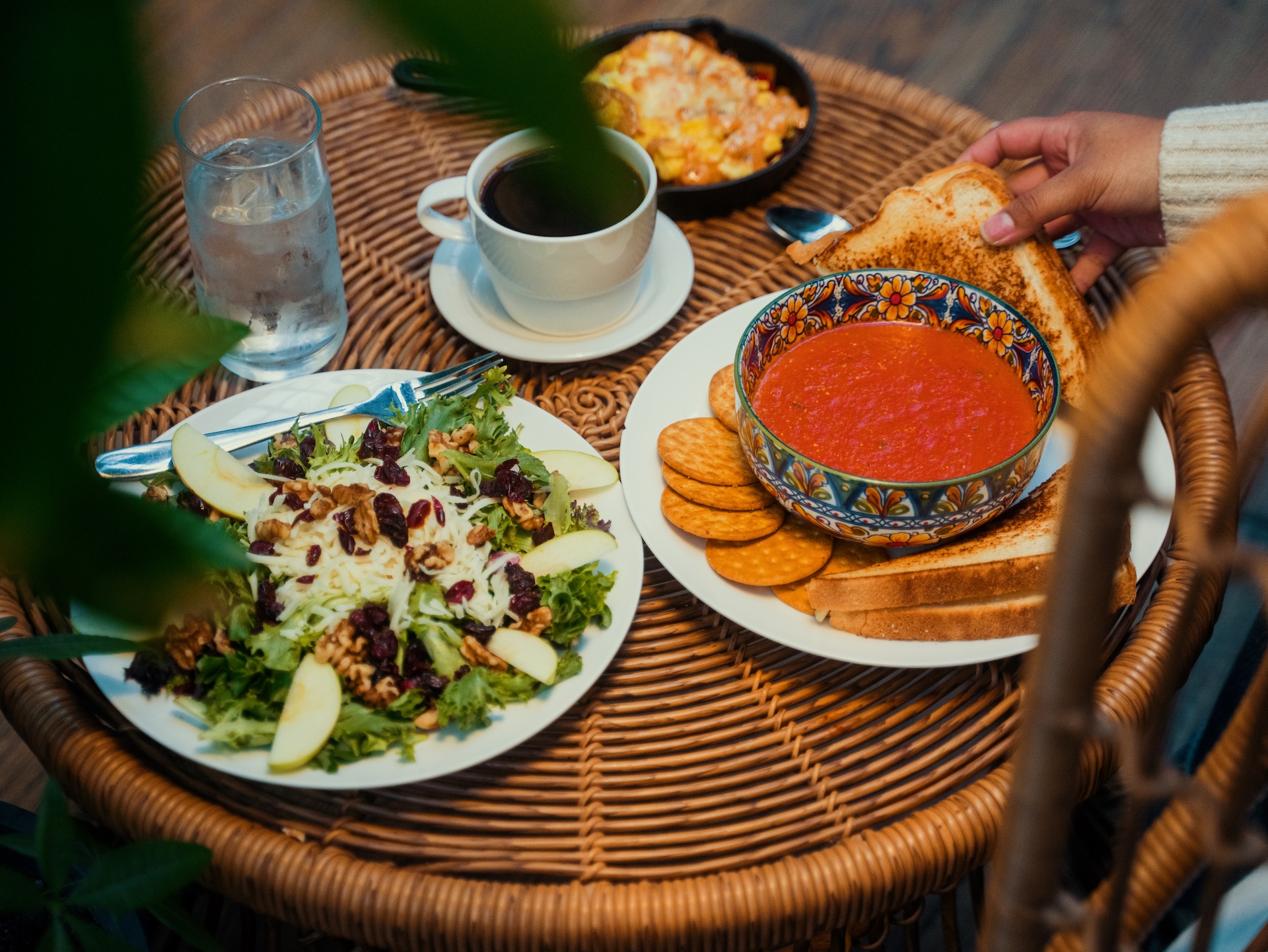 Breakfast and lunch at Earth Coffeehouse — salad, soup, coffee